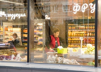 Благовещенка крала из магазинов одежду, продукты и алкоголь