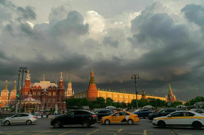 Москвичей предупредили о грозах и сильном ветре 21 июля