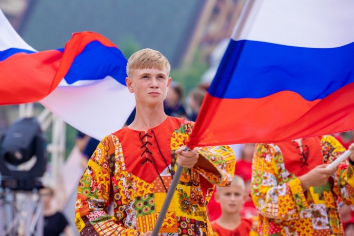 День Государственного флага отмечают во всех федеральных детских центрах