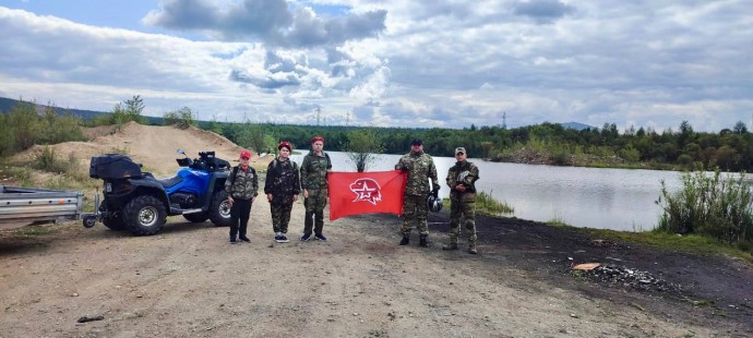 Юнармейцы Алдана приступили к очистке берега ключа Каменистый