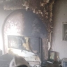 В Октябрьском районе из-за свечи в жилом доме сгорела комната