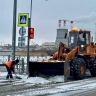 1000 дворников и 770 спецмашин убирают от снега дороги Петербурга