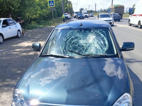 В Саранске девушка на "Ладе Приоре" не пропустила пешехода на переходе без знаков