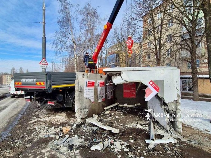 В Белгороде демонтировали повреждённое укрытие