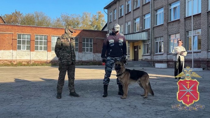 Пёс Байкал, прибывший с СВО, побывал в гостях у тульских школьников