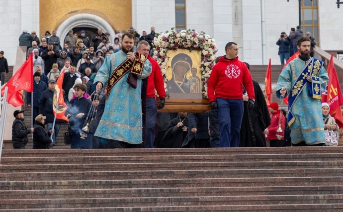 В Южно-Сахалинске прошёл большой концерт в поддержку бойцов СВО