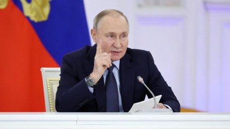 Путин поручил обеспечить матерей-героинь соцгарантиями