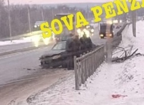 Страшная авария на окраине Пензы: легковушка разбилась вдребезги