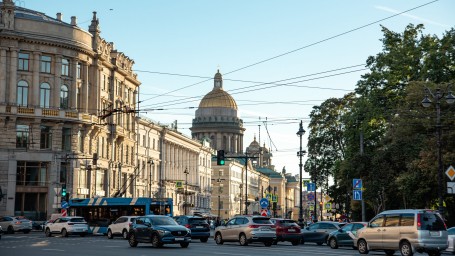 Антициклон принес в Петербург солнечную погоду 4 ноября