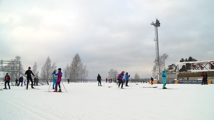 В Приморском парке Победы прошел первый этап «Кубка Губернатора Санкт-Петербурга» по лыжным гонкам