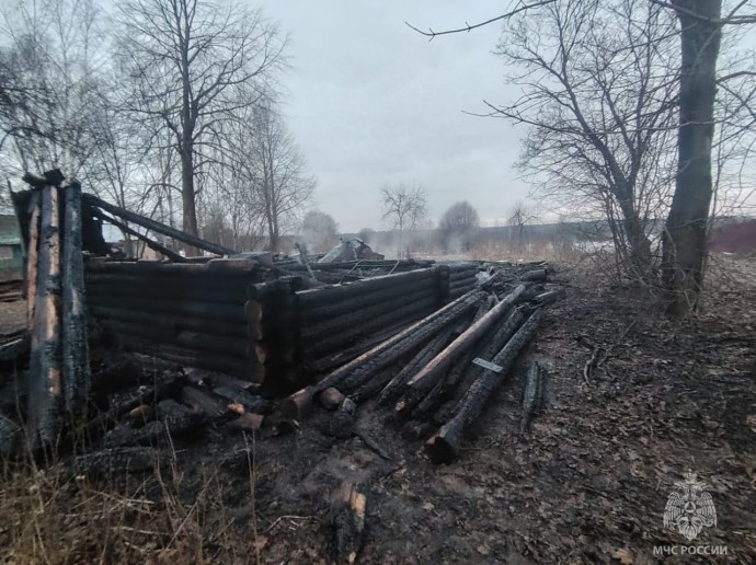 При пожаре из-за курения в частном доме в Ярославской области погиб мужчина