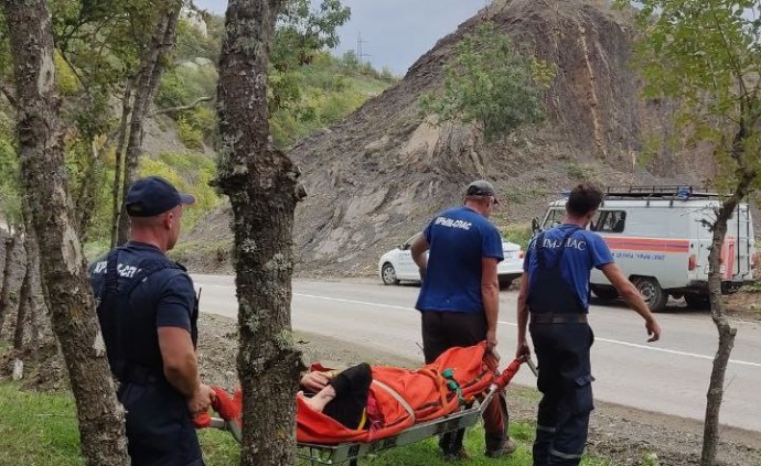 Спасатели помогли травмированной туристке в районе Алушты