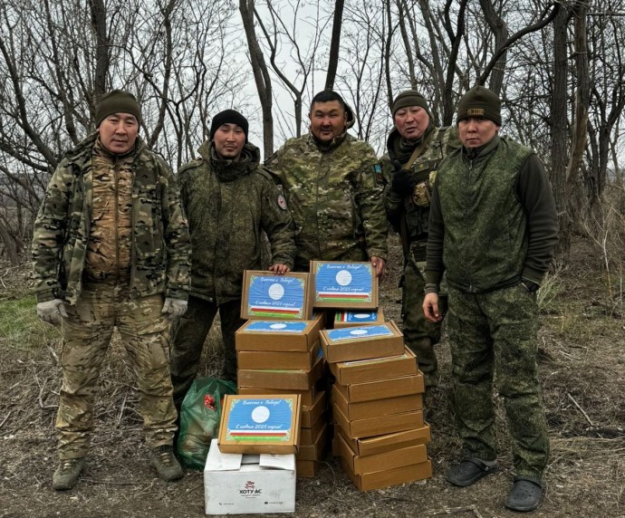 Несколько тысяч подарков вручили бойцам СВО из Якутии к новогодним праздникам