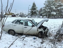 "Десятка" врезалась в столб. Водитель погиб