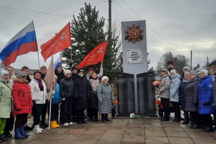 В холмогорской деревне обновили памятник землякам-участникам Великой Отечественной войны