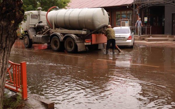 Мэр Улан-Удэ поблагодарил городские службы за оперативное устранение последствий ливня