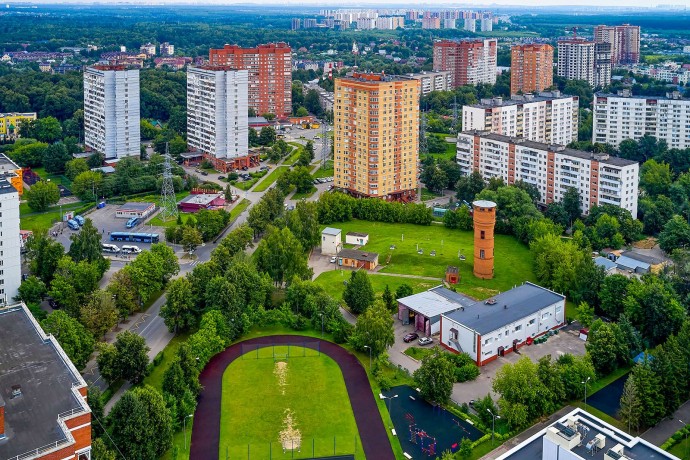 В более чем 90 процентах жилых домов в столице включили горячую воду после гидравлических испытаний