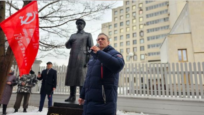 В Вологде открыли памятник Иосифу Сталину