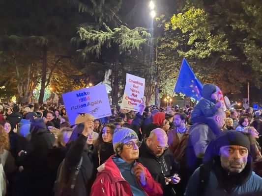 Протестующие в Тбилиси оппозиционеры начали расходиться