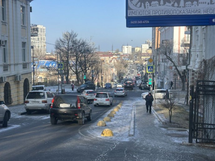 «Теперь постоим»: новые светофоры в центре Владивостока приводят к пробкам