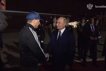 Путин пообещал представить к госнаградам возвращенных по обмену россиян