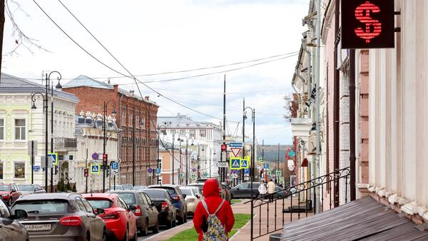 Доллар по 100 рублей: финансовый эксперт рассказала, когда это случится