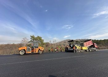 В Приамурье проложили экспериментальный участок дороги модифицированной смесью