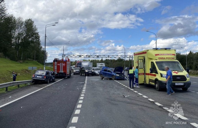 Два человека пострадали в ДТП на М-10 в Валдайском районе