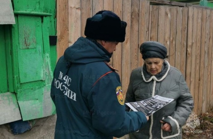 Спасатели провели уроки по пожарной безопасности в Ефремове, Каменском и Воловском районах