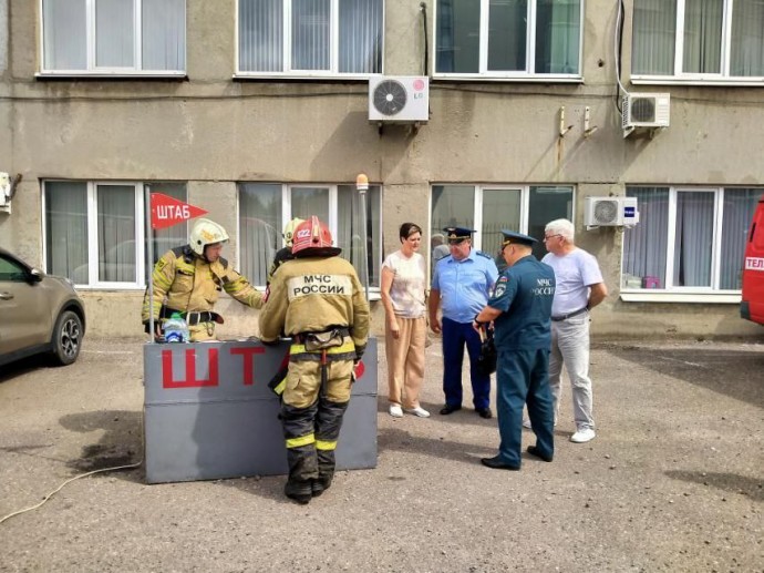 Прокуратура проверит требования безопасности после пожара на складе в Ярославле