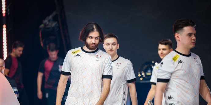 Team Vitality вылетела из Esports World Cup 2024, проиграв Virtus.pro