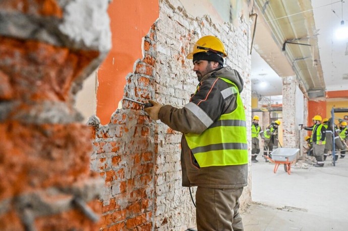 Девять домов из фильма «Гостья из будущего» отремонтировали в Москве