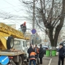 На ЮБК демонтируют оборудование, незаконно размещённое на троллейбусных опорах