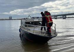 Очевидец и спасатели помогли упавшему с моста мужчине