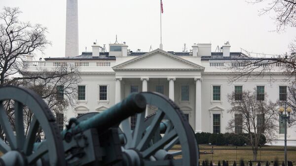 Politico рассказало о первом расколе в команде Трампа
