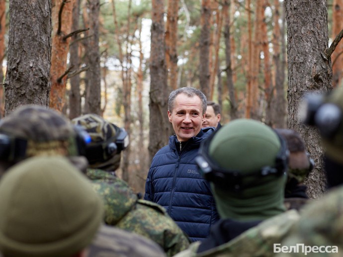 Вячеслав Гладков назвал победителей областной военно-спортивной игры «Зарница 2.0»