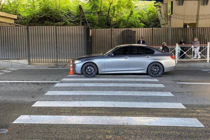 В Центральном районе водитель BMW сбил на переходе 16-летнего пешехода