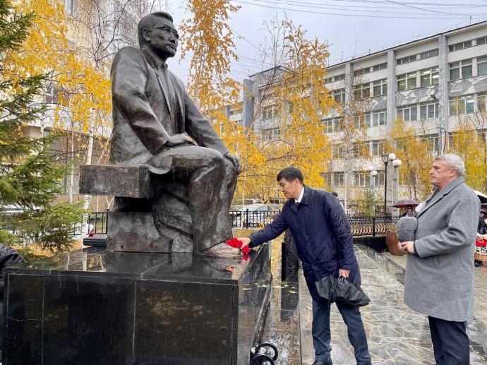 Память академика Владимира Ларионова почтили в Якутске