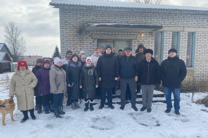 Состояние дорог и электроснабжение обсудили в Локнянском округе