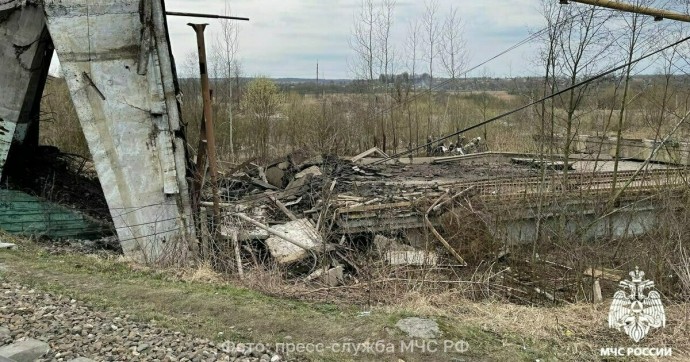 Рухнувший в Вязьме мост был перегружен асфальтом: прокуратура Смоленской области назвала причину ЧП