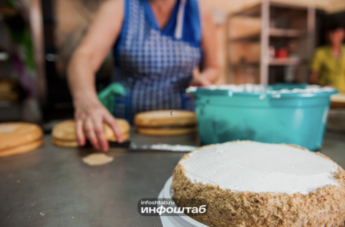 В Астрахани должница по алиментам устроилась на работу, чтобы погасить долг