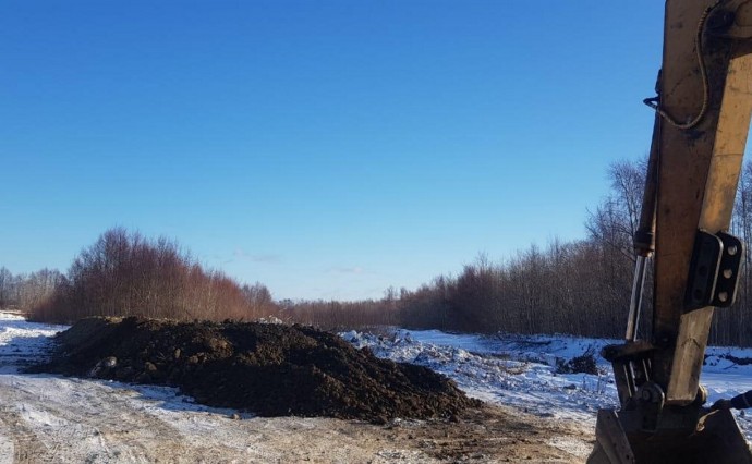 В селе Гастелло Поронайского района укрепили берег реки