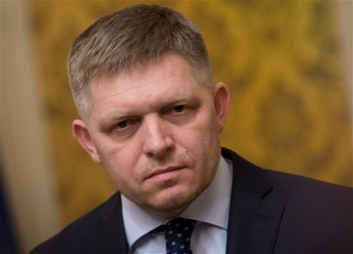 Премьер Словакии заявил, что оппозиция готовит «майдан» в стране