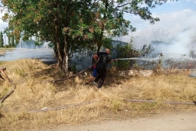 В Чернянке на Херсонщине жители самостоятельно ликвидировали пожар