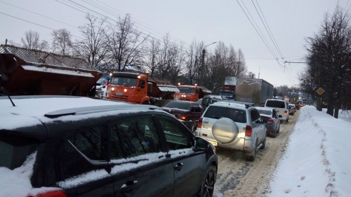 Движение парализовано: новогодняя пробка сковала Кострому