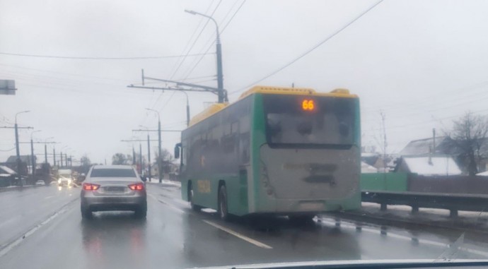 В Пензе из-за сломавшегося автобуса образовалась пробка по дороге в Терновку