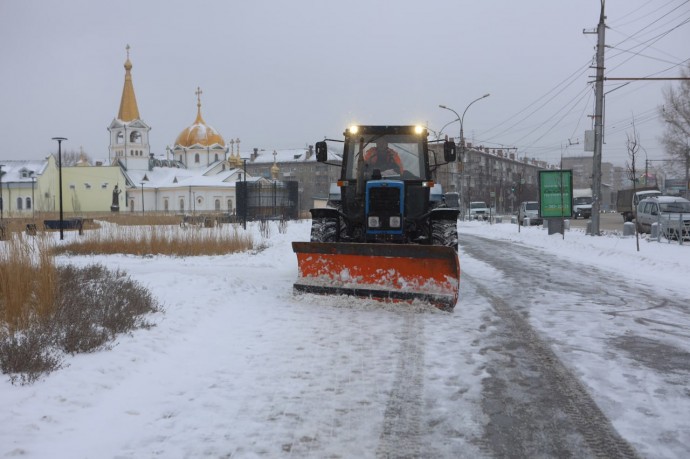 Мэр Новосибирска назвал количество техники для борьбы со снегом в городе