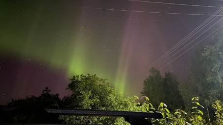 Фото: Небо над Ленинградской областью озарило северное сияние