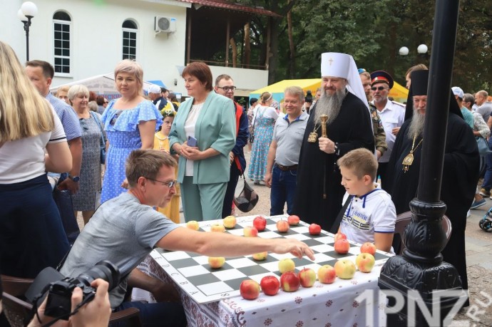 Ярко, красиво и весело: как прошел Пензенский Спас рядом с новым собором – фоторепортаж