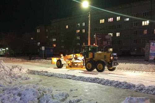 Автомобили на ночь просят не парковать на трех участках дорог в Благовещенске